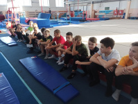 Во Всероссийский день гимнастики и День тренера в Белогорске принимали нормативы ГТО