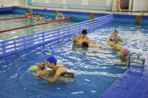 В бассейне Белогорья открыли плавательный сезон