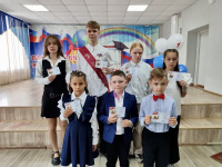 Звенит последний звонок, блестят знаки ГТО