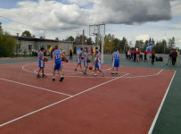 Физкультура по-новому: школьники из Екатеринославки начали уроки на обновленном стадионе