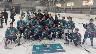 Новобурейская «Надежда» стала лучшей на хоккейном турнире «Кубок Победы»