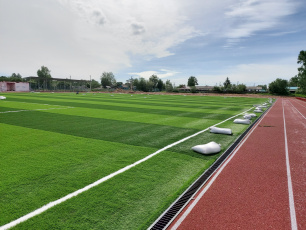 Министр по физической культуре и спорту Приамурья посетил стадион в Ивановке