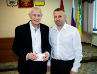 Почётный житель Завитинского муниципального округа получил золотой знак отличия ГТО
