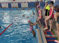 Жители Благовещенска успешно справились с водными испытаниями