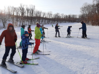 Около двух сотен амурчан обучили на новогодних каникулах горнолыжному спорту